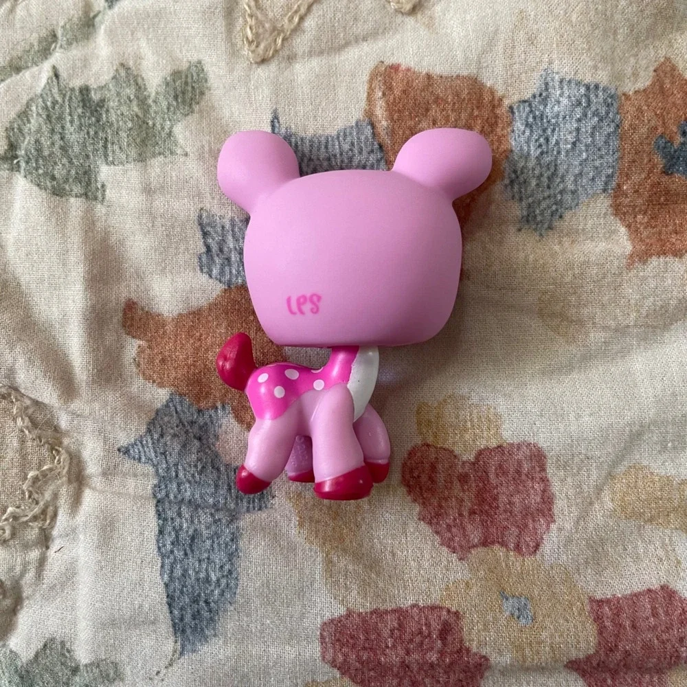 DEER‎ #125 - Authentic Littlest Pet Shop - Hasbro LPS Pink Cuddliest Eyes
